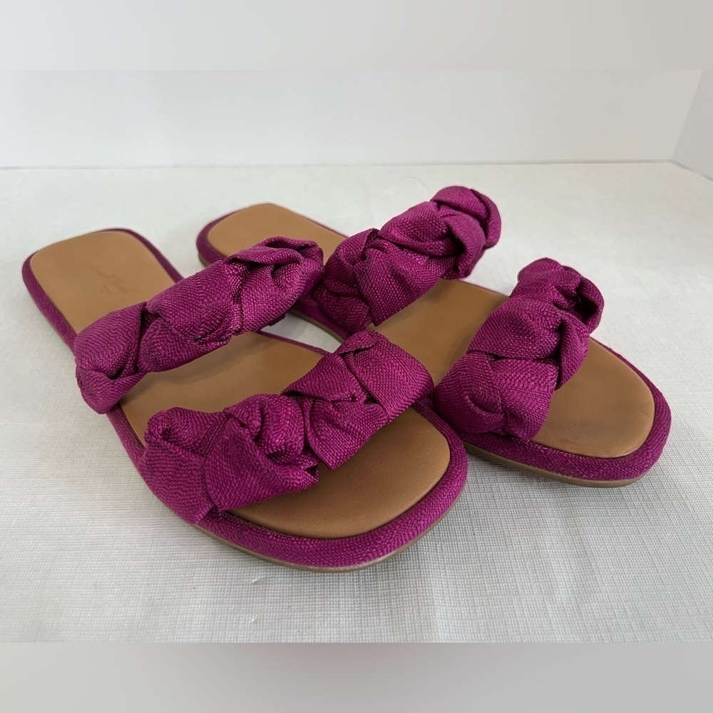 Universal Thread Magenta Sandals
